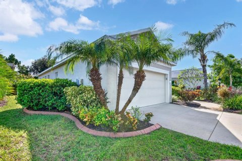 Villa ou maison à vendre à Bradenton, Floride: 2 chambres, 104.7 m2 № 2431056 - photo 3