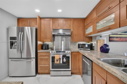 Copropriété à vendre à Plantation, Floride: 2 chambres, 90.95 m2 № 2431314 - photo 8