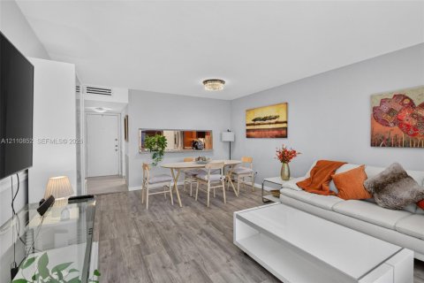 Copropriété à vendre à Plantation, Floride: 2 chambres, 90.95 m2 № 2431314 - photo 16