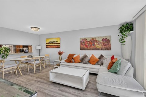 Copropriété à vendre à Plantation, Floride: 2 chambres, 90.95 m2 № 2431314 - photo 18