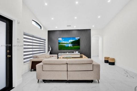 Villa ou maison à vendre à Miami, Floride: 3 chambres, 129.32 m2 № 2004615 - photo 8