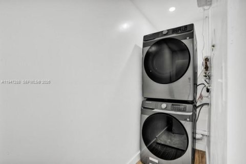 Villa ou maison à vendre à Miami, Floride: 3 chambres, 129.32 m2 № 2004615 - photo 20