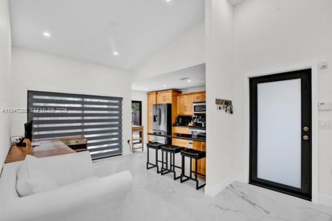 Villa ou maison à vendre à Miami, Floride: 3 chambres, 129.32 m2 № 2004615 - photo 9