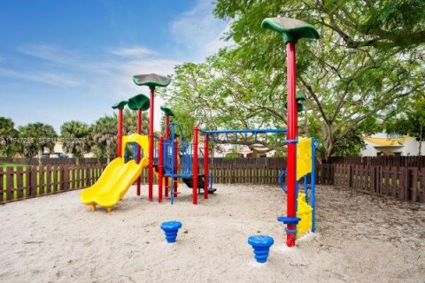 Villa ou maison à vendre à Miami, Floride: 3 chambres, 129.32 m2 № 2004615 - photo 24