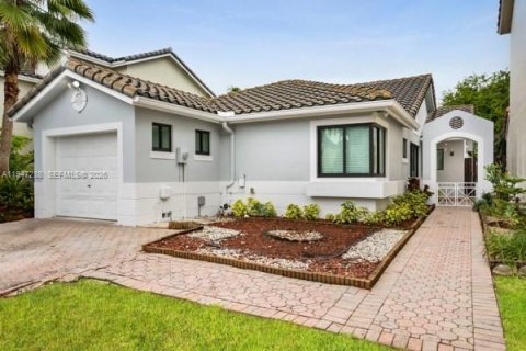 Villa ou maison à vendre à Miami, Floride: 3 chambres, 129.32 m2 № 2004615 - photo 3