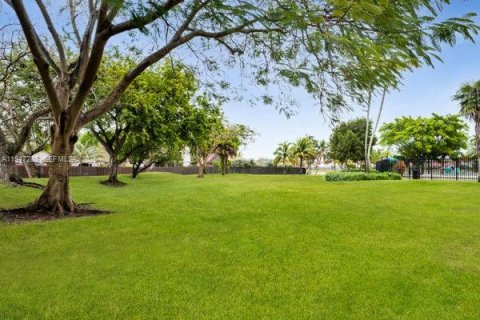 Villa ou maison à vendre à Miami, Floride: 3 chambres, 129.32 m2 № 2004615 - photo 26