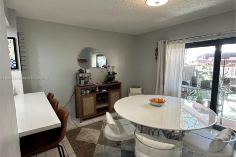 Townhouse in Miami, Florida 2 bedrooms, 107.02 sq.m. № 1953795 - photo 7