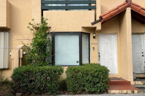 Townhouse in Miami, Florida 2 bedrooms, 107.02 sq.m. № 1953795 - photo 2