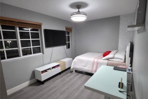 Touwnhouse à vendre à Hallandale Beach, Floride: 3 chambres, 106.93 m2 № 1976759 - photo 9