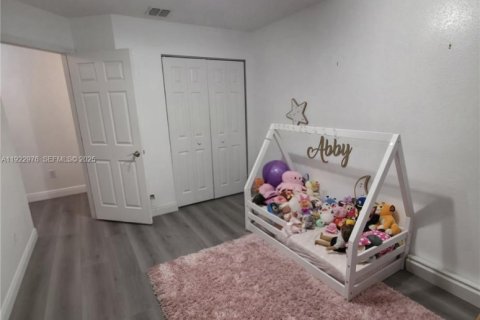 Touwnhouse à vendre à Hallandale Beach, Floride: 3 chambres, 106.93 m2 № 1976759 - photo 10