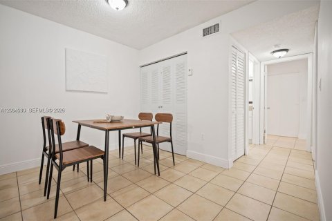 Copropriété à louer à Hialeah, Floride: 2 chambres, 82.03 m2 № 2390062 - photo 19