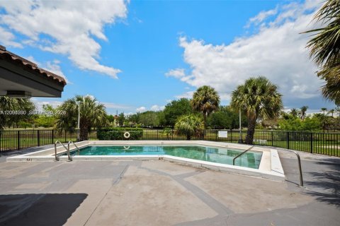 Copropriété à louer à Hialeah, Floride: 2 chambres, 82.03 m2 № 2390062 - photo 24