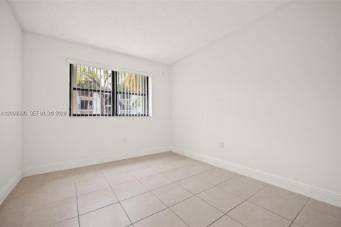 Copropriété à louer à Hialeah, Floride: 2 chambres, 82.03 m2 № 2390062 - photo 25