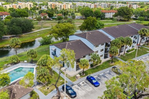 Copropriété à louer à Hialeah, Floride: 2 chambres, 82.03 m2 № 2390062 - photo 11
