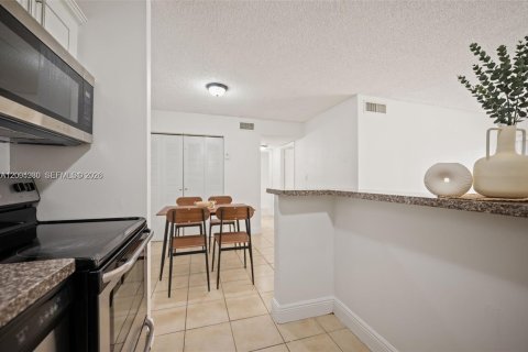 Copropriété à louer à Hialeah, Floride: 2 chambres, 82.03 m2 № 2390062 - photo 20