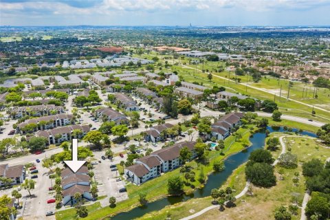 Copropriété à louer à Hialeah, Floride: 2 chambres, 82.03 m2 № 2390062 - photo 22