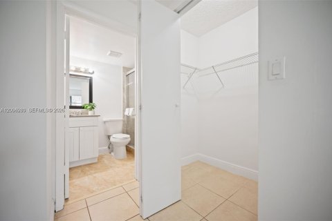 Copropriété à louer à Hialeah, Floride: 2 chambres, 82.03 m2 № 2390062 - photo 28