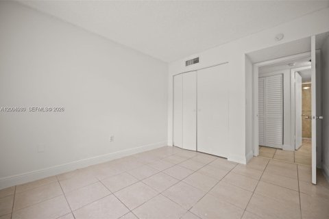 Copropriété à louer à Hialeah, Floride: 2 chambres, 82.03 m2 № 2390062 - photo 26