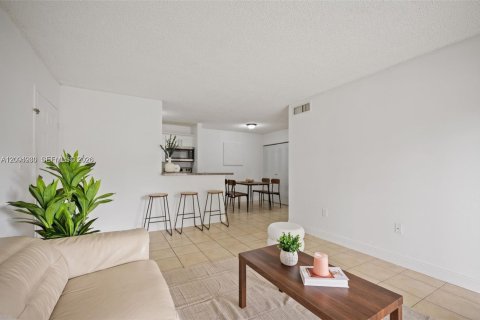 Copropriété à louer à Hialeah, Floride: 2 chambres, 82.03 m2 № 2390062 - photo 18
