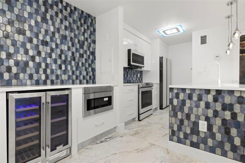 Copropriété à louer à Tampa, Floride: 1 chambre, 72.09 m2 № 1871104 - photo 2