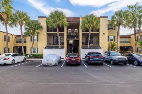 Condominio en alquiler en Tampa, Florida, 1 dormitorio, 72.09 m2 № 1871104 - foto 1