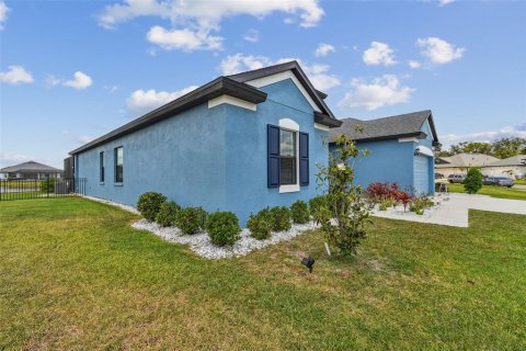House in Parrish, Florida 4 bedrooms, 264.12 sq.m. № 1684689 - photo 2