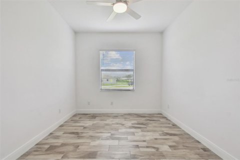 House in Parrish, Florida 4 bedrooms, 264.12 sq.m. № 1684689 - photo 11