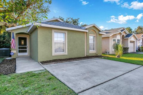House in Winter Springs, Florida 4 bedrooms, 125.98 sq.m. № 2115053