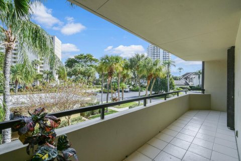 Condo in North Palm Beach, Florida, 3 bedrooms № 2089399 - photo 18