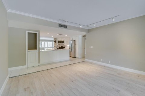 Condo in North Palm Beach, Florida, 3 bedrooms № 2089399 - photo 13