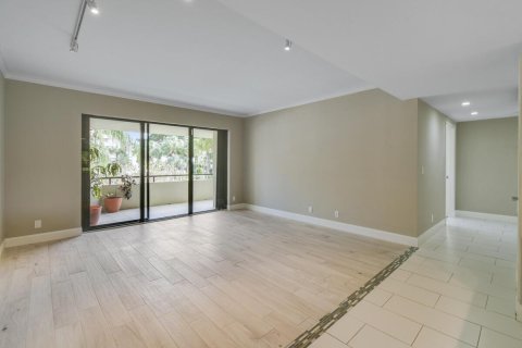 Condo in North Palm Beach, Florida, 3 bedrooms № 2089399 - photo 15