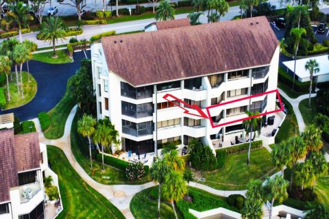 Condo in North Palm Beach, Florida, 3 bedrooms № 2089399 - photo 2