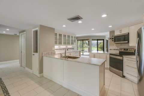 Condo in North Palm Beach, Florida, 3 bedrooms № 2089399 - photo 8