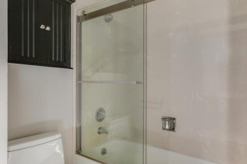 Condo in North Palm Beach, Florida, 3 bedrooms № 2089399 - photo 25