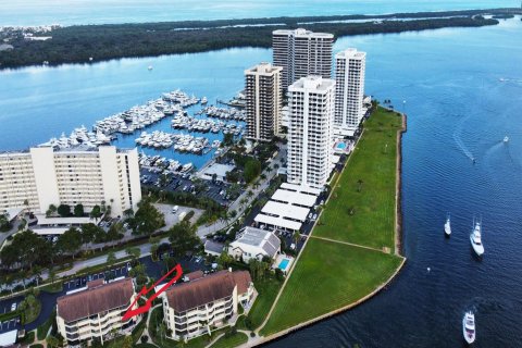 Condo in North Palm Beach, Florida, 3 bedrooms № 2089399