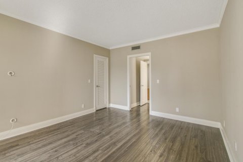 Condo in North Palm Beach, Florida, 3 bedrooms № 2089399 - photo 26