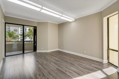 Condo in North Palm Beach, Florida, 3 bedrooms № 2089399 - photo 19