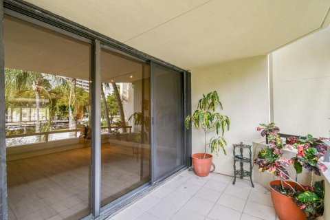 Condo in North Palm Beach, Florida, 3 bedrooms № 2089399 - photo 17