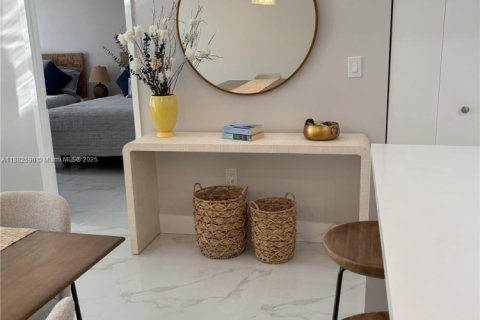 Condo in Miami Beach, Florida, 1 bedroom  № 1978064 - photo 12