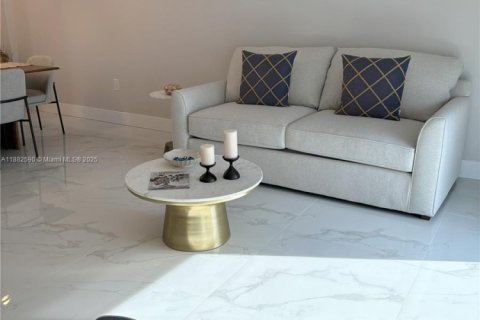 Condo in Miami Beach, Florida, 1 bedroom  № 1978064 - photo 22