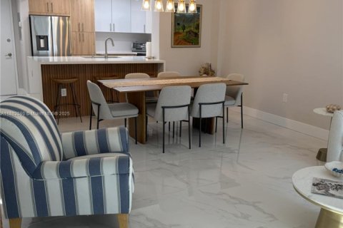 Condo in Miami Beach, Florida, 1 bedroom  № 1978064 - photo 24