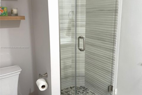 Condo in Miami Beach, Florida, 1 bedroom  № 1978064 - photo 10