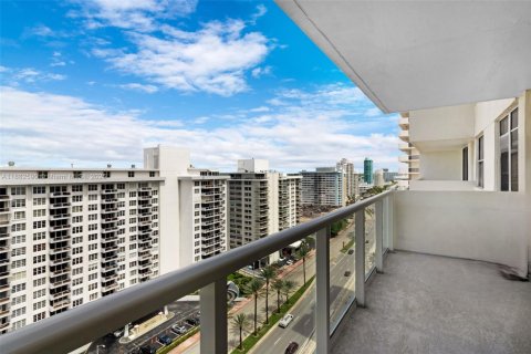 Condo in Miami Beach, Florida, 1 bedroom  № 1978064 - photo 29