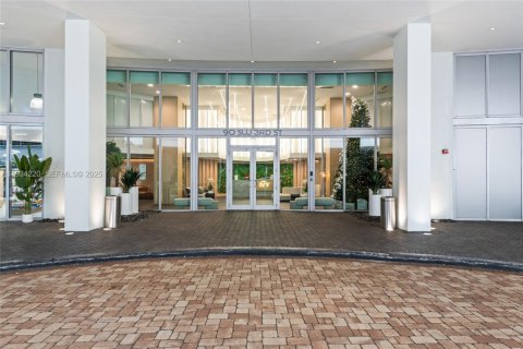 Condo in Miami, Florida, 1 bedroom  № 1992715 - photo 5