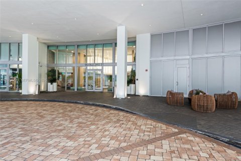 Condo in Miami, Florida, 1 bedroom  № 1992715 - photo 24