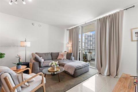 Condo in Miami, Florida, 1 bedroom  № 1992715 - photo 14