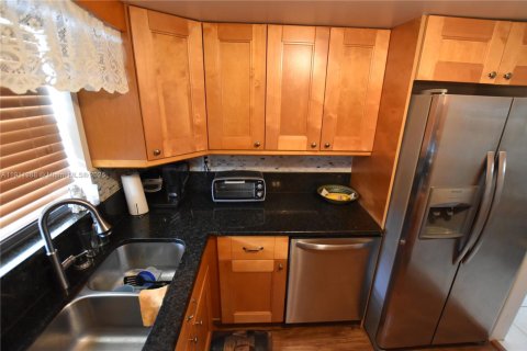 Casa en venta en West Palm Beach, Florida, 2 dormitorios, 77.02 m2 № 1967290 - foto 8