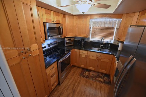 Casa en venta en West Palm Beach, Florida, 2 dormitorios, 77.02 m2 № 1967290 - foto 6