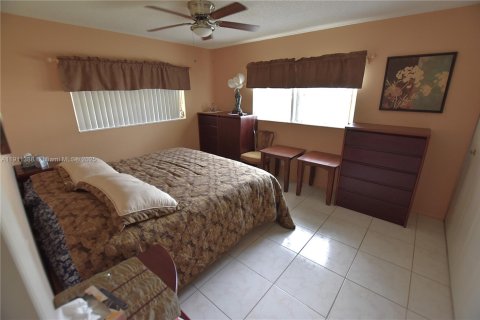 Casa en venta en West Palm Beach, Florida, 2 dormitorios, 77.02 m2 № 1967290 - foto 11