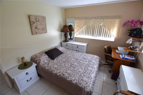 Casa en venta en West Palm Beach, Florida, 2 dormitorios, 77.02 m2 № 1967290 - foto 16